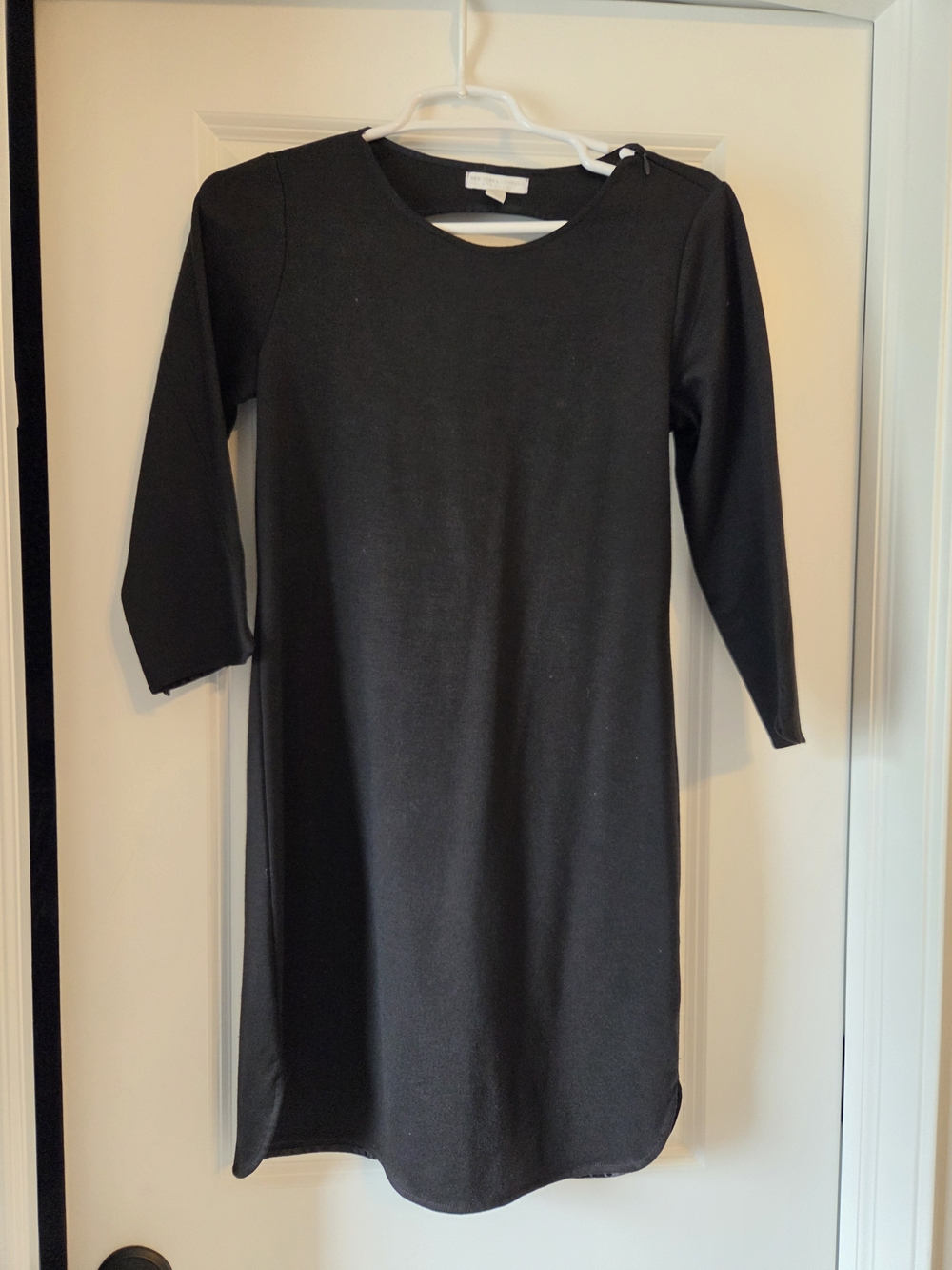 New York & Company Black Long-Sleeve Shift Dress